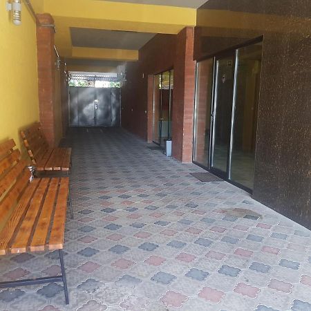 Hotel Lu-Ma Tiflis Dış mekan fotoğraf