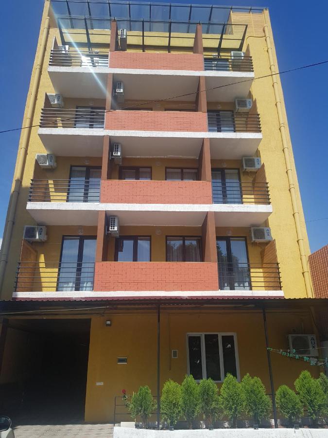 Hotel Lu-Ma Tiflis Dış mekan fotoğraf