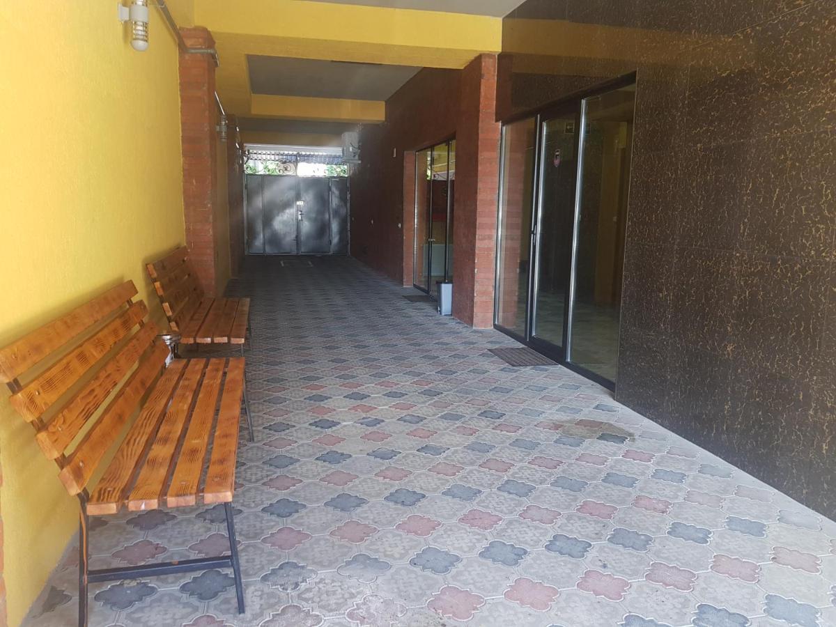 Hotel Lu-Ma Tiflis Dış mekan fotoğraf